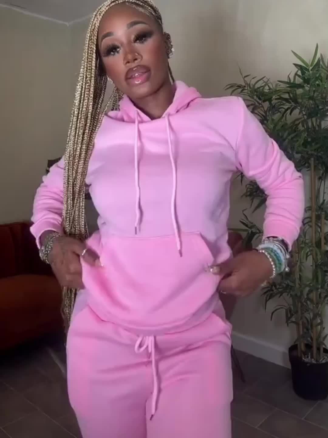 Women’s Relaxed Hoodie & Sweatpants Set – Casual Two-Piece Loungewear